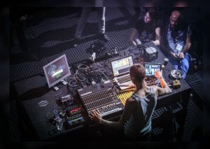 Audio en 4D la nueva experiencia de escuchar música (VIDEO)