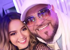 Amy Gutiérrez se encuentra con el intérprete de ‘A Puro Dolor’ y muestra su emoción (VIDEO)