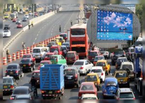 Pantallas gigantes te advertirán de los lugares con más tráfico