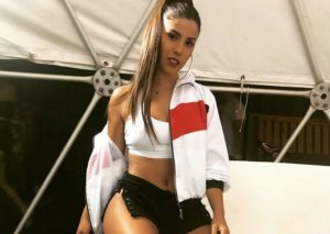 Yahaira Plasencia elogiada por lucir atrevido look (VIDEO)
