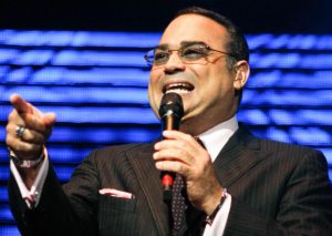 Que manera de quererte – Gilberto Santa Rosa (VIDEO)