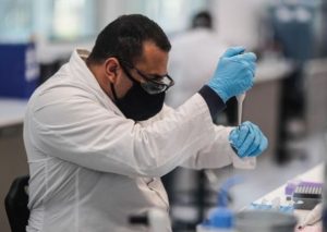 Ponen fecha en Latinoamérica para la distribución de vacuna de Oxford