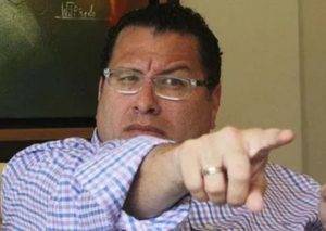 Phillip Butters se burla de las pruebas rápidas tras dar positivo por Covid