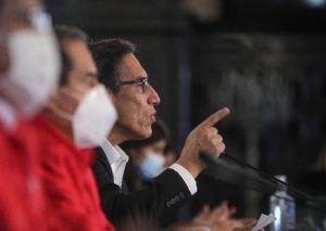 Martín Vizcarra hace llamado de atención a bancos por altas tasas de interés