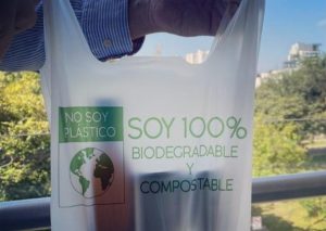 Bolsas de almidón de maíz aparecen como alternativa al plástico