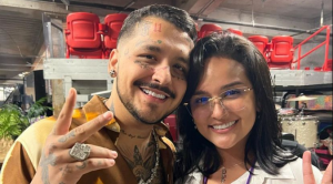DANIELA DARCOURT EMOCIONADA por CONOCER a NODAL en PREMIO LO NUESTRO: “Qué honor conocerte”