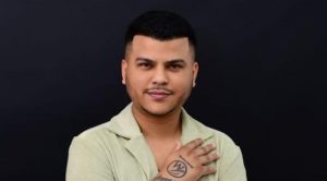 Jeinson Manuel celebra su éxito con «Manos de tijera»: video supera las 10 millones de reproducciones