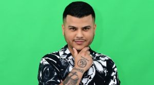 Jeinson Manuel recibe importante reconocimiento de Billboard: ¿qué premio se le otorgó?