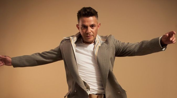 ALEJANDRO SANZ PUBLICA ¿Y AHORA QUÉ?, SU NUEVO PROYECTO MUSICAL