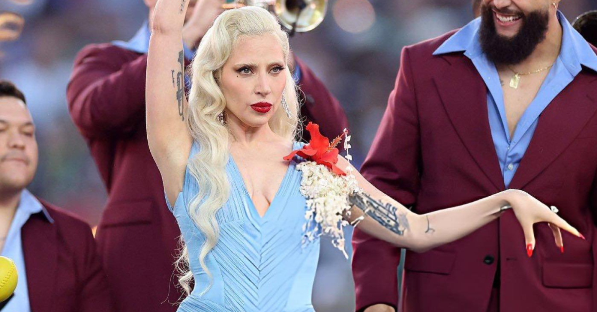 ¡Corazón latino! Lady Gaga sorprendió con ‘Die With a smile’ versión salsa en el Super Bowl
