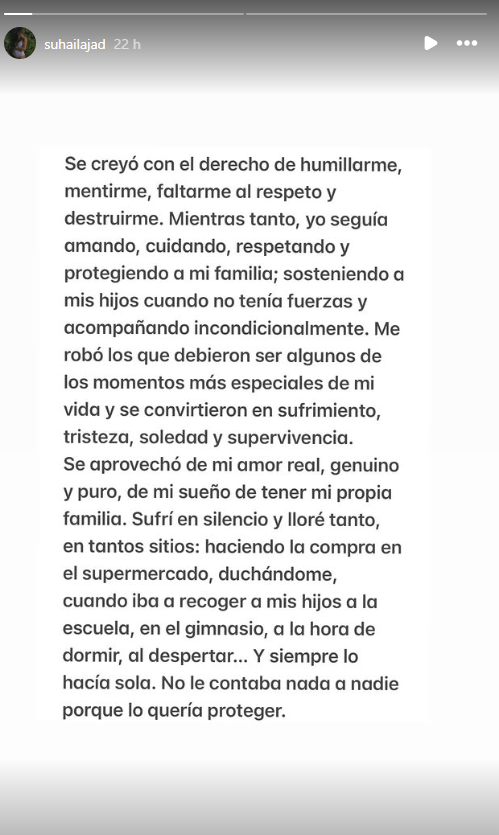 La ex esposa de Carrillo comunicó en sus redes sociales el fin de su relación con el futbolista