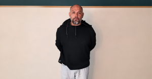Jackson Mora es detenido por presunto fraude informático y vínculo con banda criminal