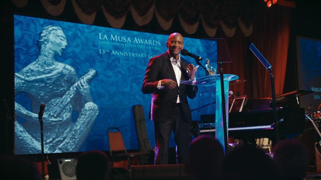 Sergio George, “el rey de la salsa moderna”, ingresa al Salón de la Fama de los Compositores Latinos
